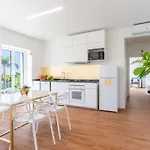 Casa Amarela - By Casas Na Ilha 아파트 *