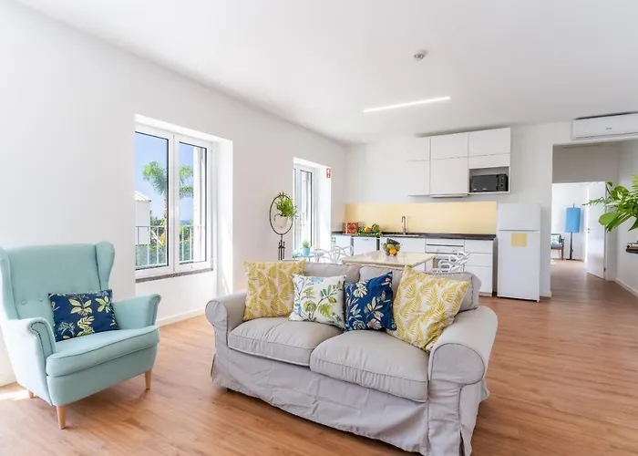 Casa Amarela - By Casas Na Ilha *