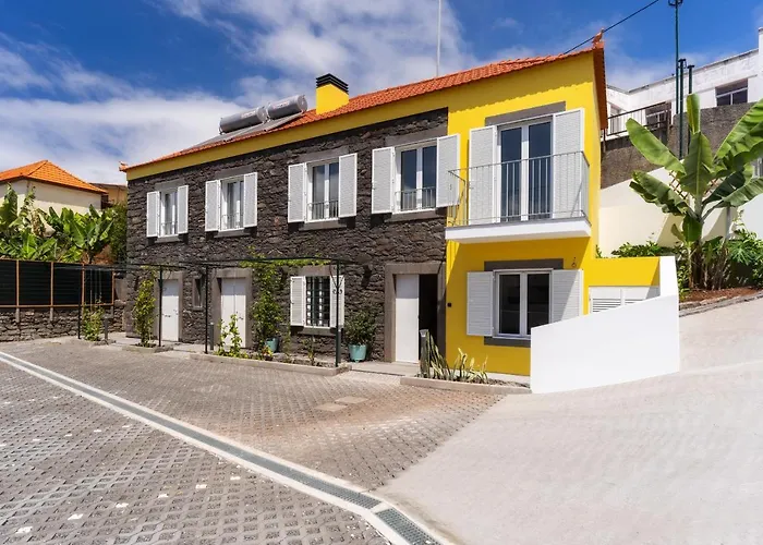 Casa Amarela - By Casas Na Ilha アパート *