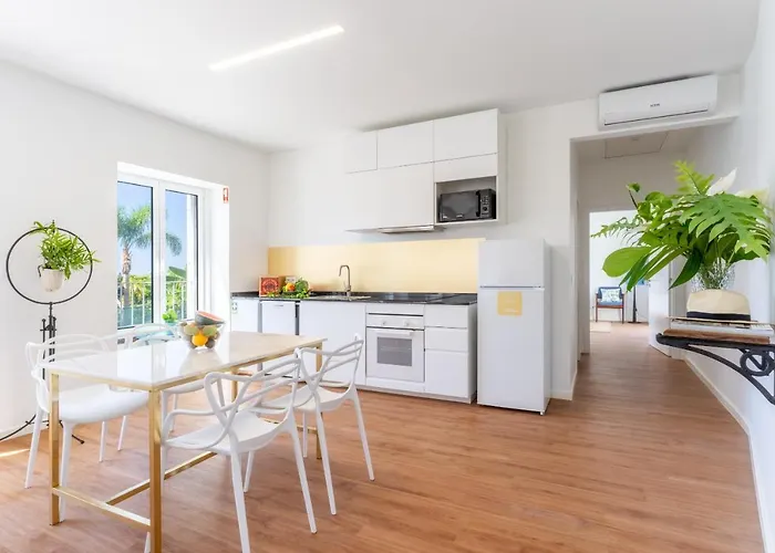 Casa Amarela - By Casas Na Ilha アパート *
